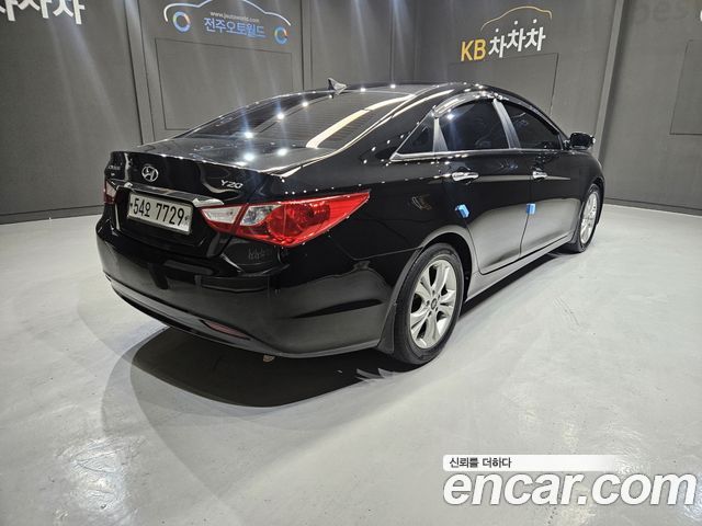 Hyundai Sonata 2011 — photo 2