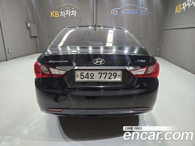 Hyundai Sonata 2011 — photo 4