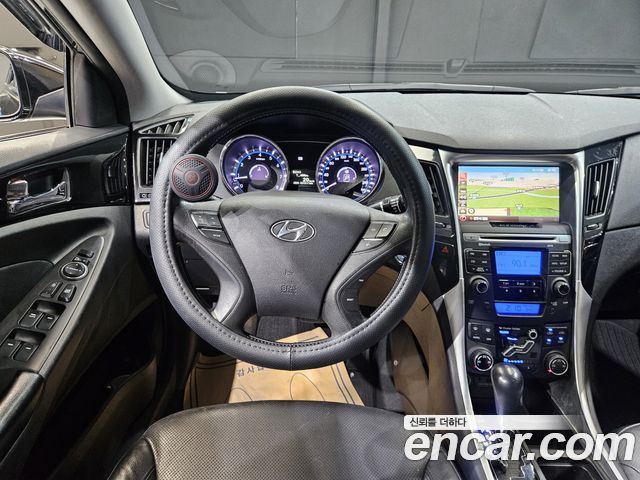 Hyundai Sonata 2011 — photo 12