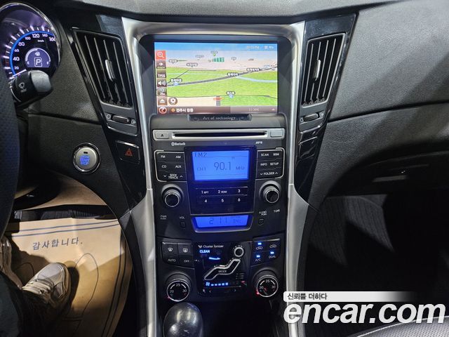 Hyundai Sonata 2011 — photo 15