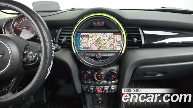Mini Cooper 2020 — photo 13