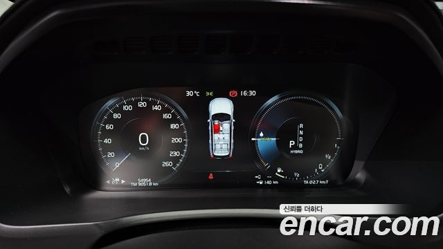 Volvo XC90 2019 — photo 11