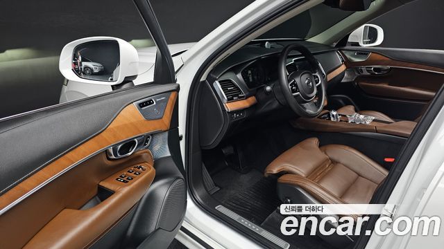 Volvo XC90 2019 — photo 13