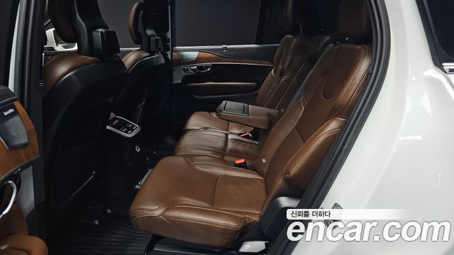 Volvo XC90 2019 — photo 17