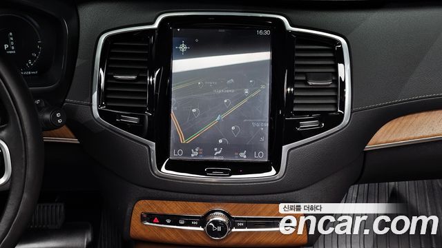 Volvo XC90 2019 — photo 19