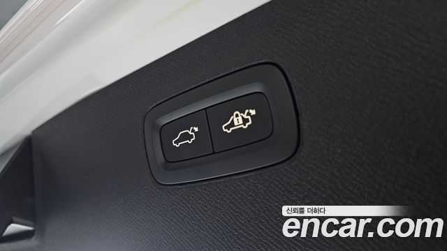 Volvo XC90 2019 — photo 23