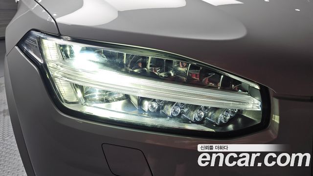 Volvo XC90 2019 — photo 8