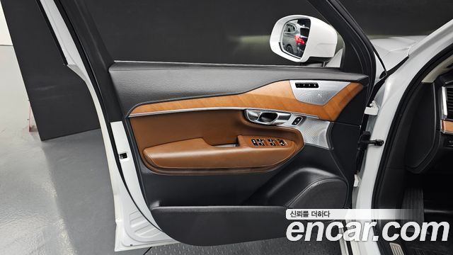 Volvo XC90 2019 — photo 14
