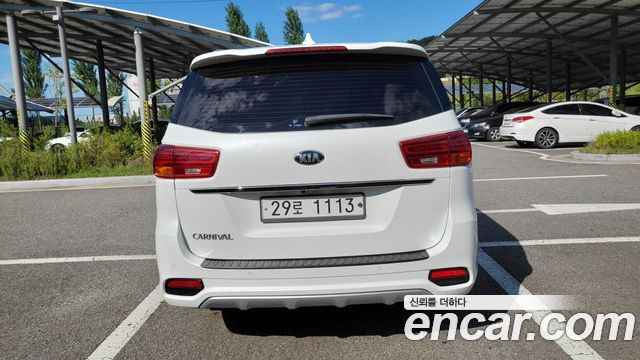 Kia Canival 2019 — photo 4