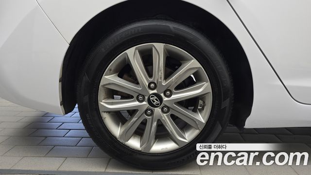 Hyundai AVANTE 2016 — photo 5