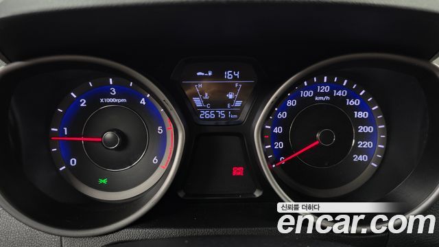 Hyundai AVANTE 2016 — photo 8
