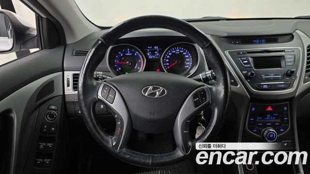 Hyundai AVANTE 2016 — photo 13
