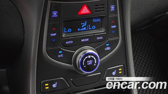 Hyundai AVANTE 2016 — photo 16