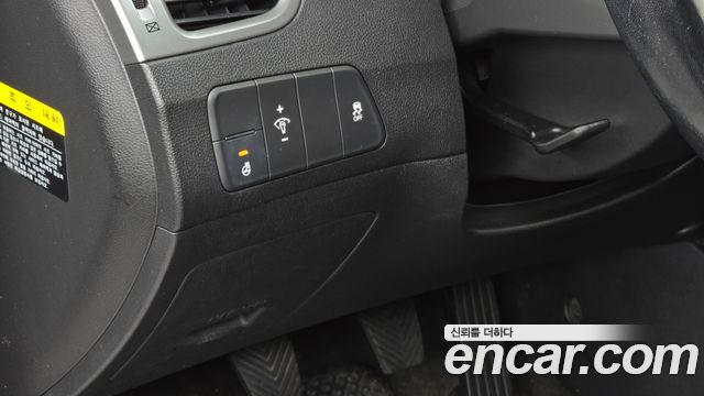 Hyundai AVANTE 2016 — photo 17