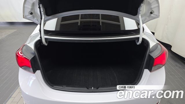 Hyundai AVANTE 2016 — photo 20