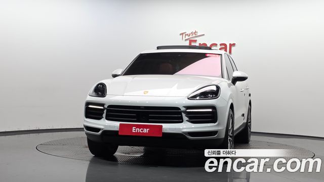 Porsche Cayenne 2023 — photo 3