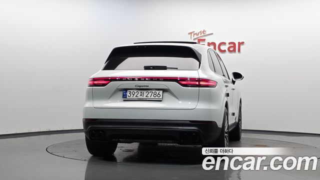 Porsche Cayenne 2023 — photo 4