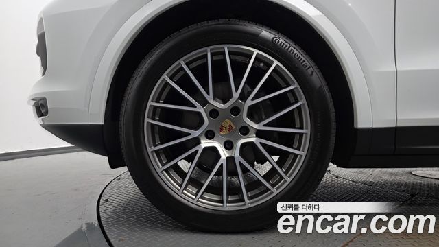 Porsche Cayenne 2023 — photo 5