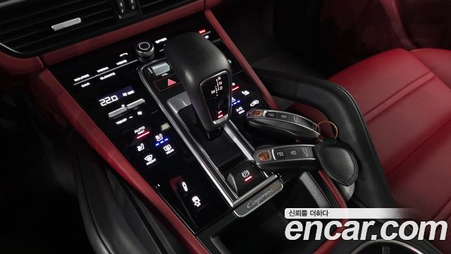 Porsche Cayenne 2023 — photo 12