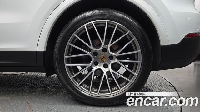 Porsche Cayenne 2023 — photo 7