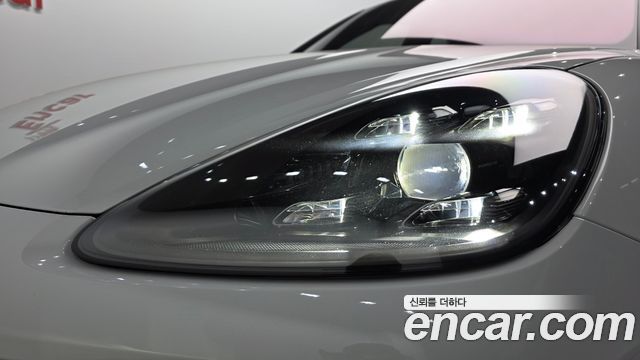 Porsche Cayenne 2023 — photo 8