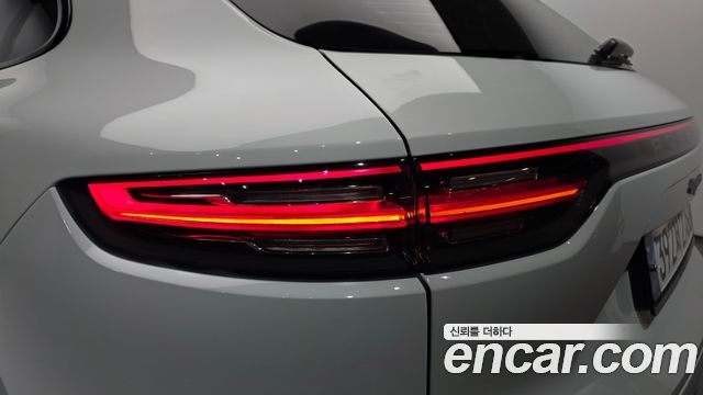 Porsche Cayenne 2023 — photo 9