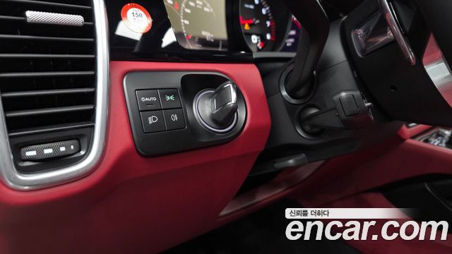 Porsche Cayenne 2023 — photo 29