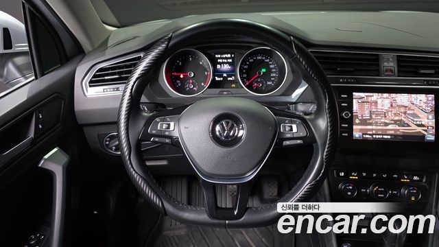 Volkswagen Tiguan 2020 — photo 19