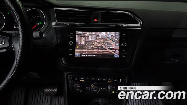 Volkswagen Tiguan 2020 — photo 20