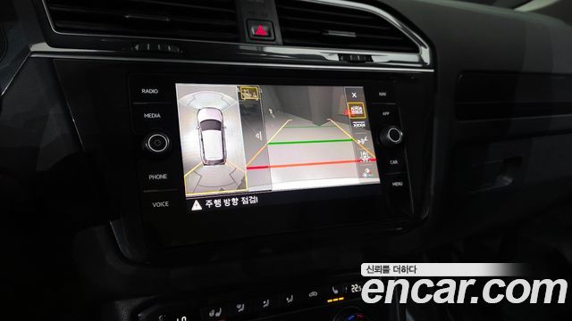 Volkswagen Tiguan 2020 — photo 21