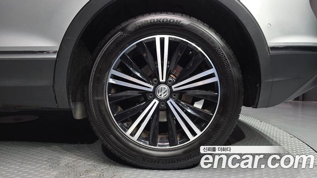 Volkswagen Tiguan 2020 — photo 7