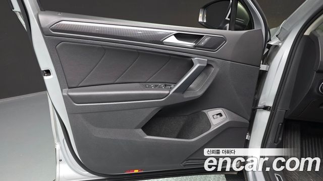 Volkswagen Tiguan 2020 — photo 14