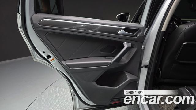 Volkswagen Tiguan 2020 — photo 15