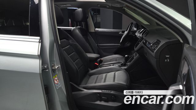Volkswagen Tiguan 2020 — photo 16
