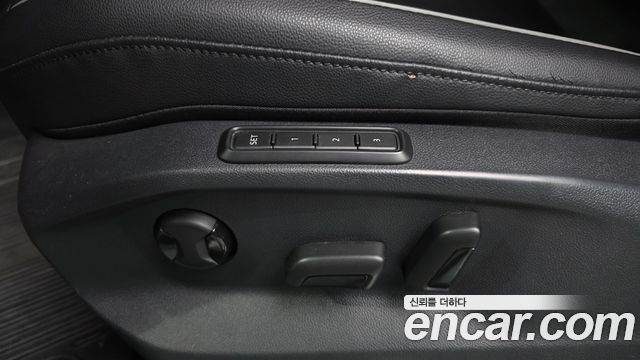 Volkswagen Tiguan 2020 — photo 31