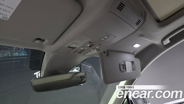 Volkswagen Tiguan 2020 — photo 32