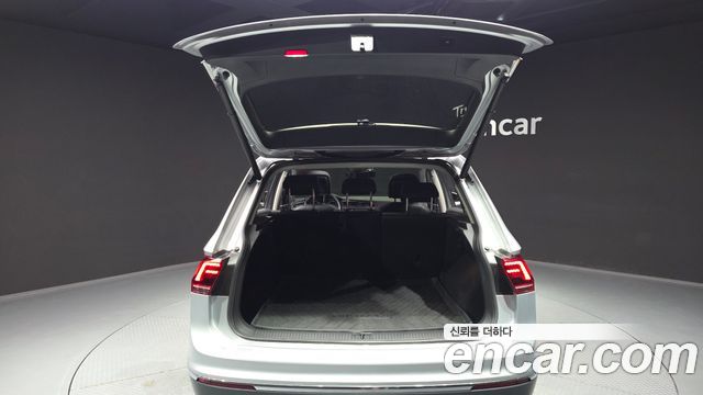 Volkswagen Tiguan 2020 — photo 36