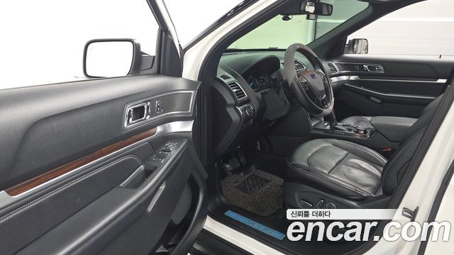 Ford Explorer 2018 — photo 13