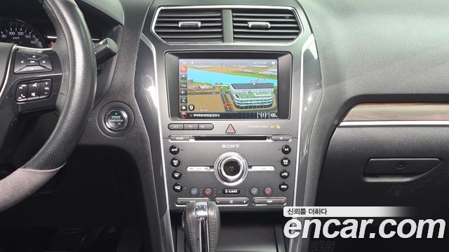 Ford Explorer 2018 — photo 19