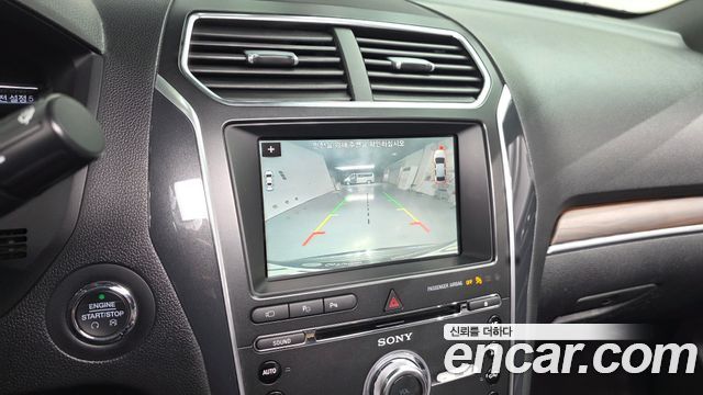 Ford Explorer 2018 — photo 20