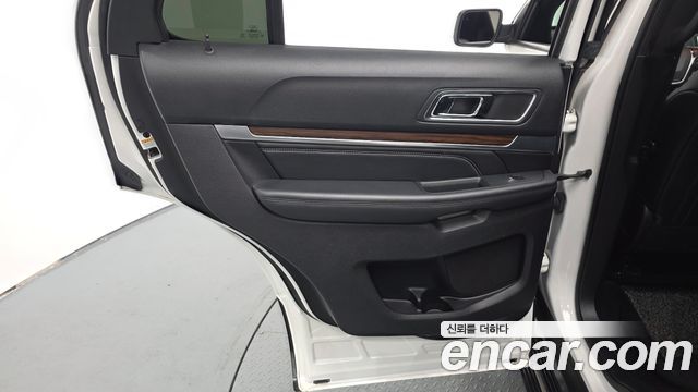 Ford Explorer 2018 — photo 15