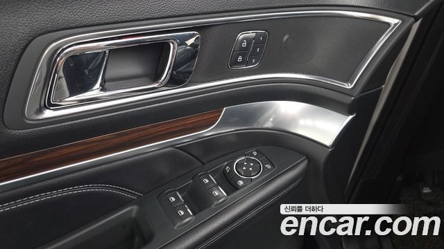 Ford Explorer 2018 — photo 28