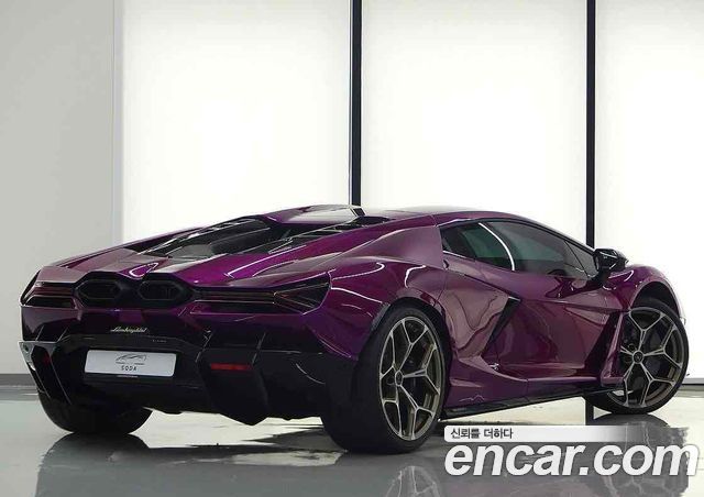 Lamborghini Revuelto 2026 — photo 3