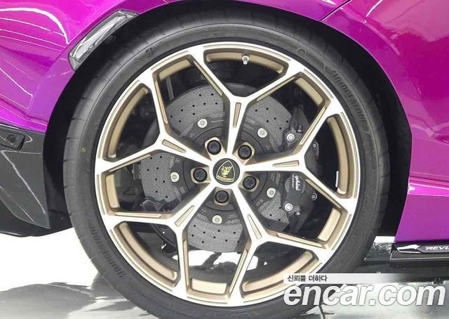 Lamborghini Revuelto 2026 — photo 9