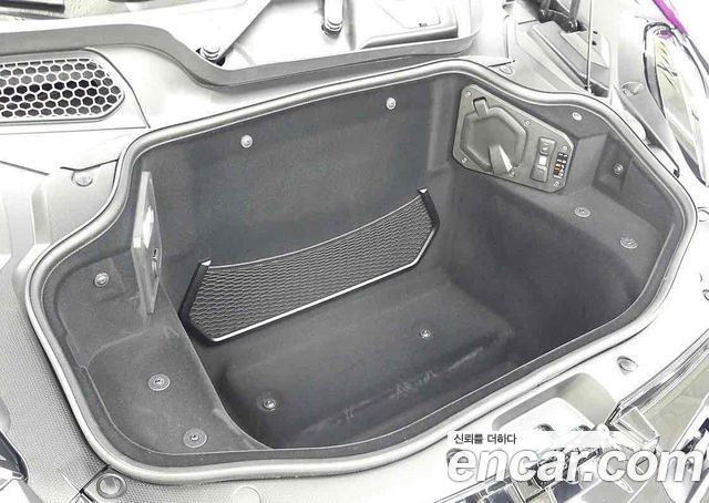 Lamborghini Revuelto 2026 — photo 10