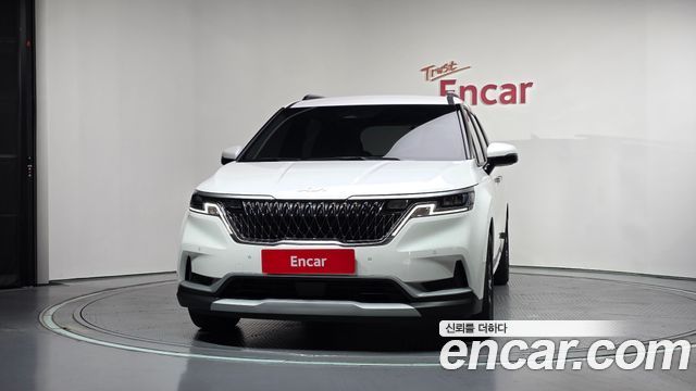 Kia Canival 2023 — photo 3