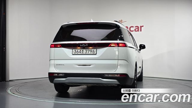 Kia Canival 2023 — photo 4