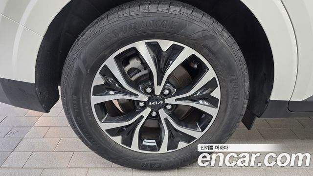 Kia Canival 2023 — photo 5