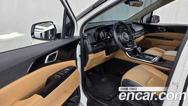 Kia Canival 2023 — photo 10