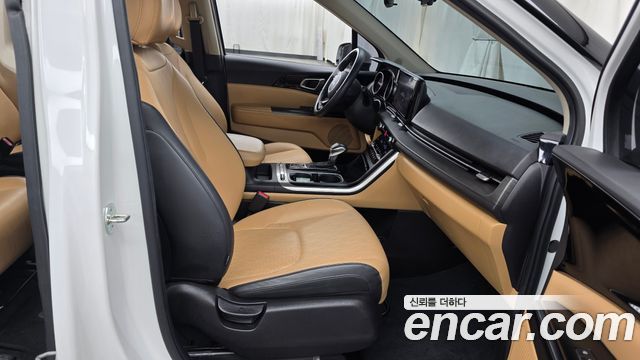 Kia Canival 2023 — photo 11